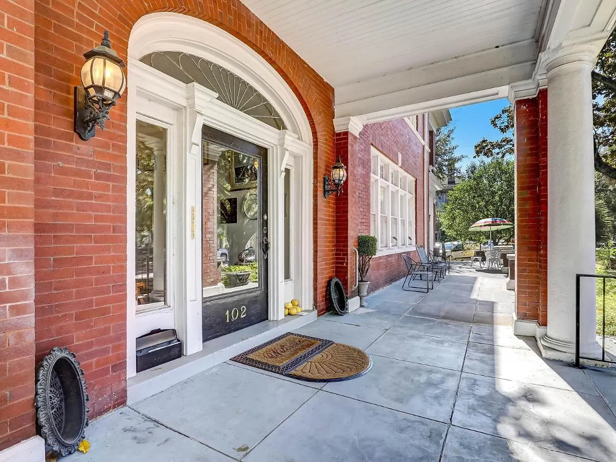 Drayton Place 3 Savannah 0*,  United States